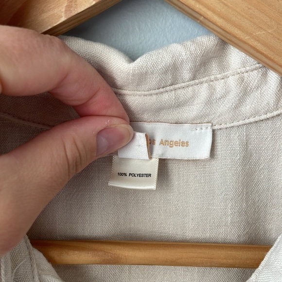 3/$30! Monteau Sleeveless Button Down - Picture 7 of 8